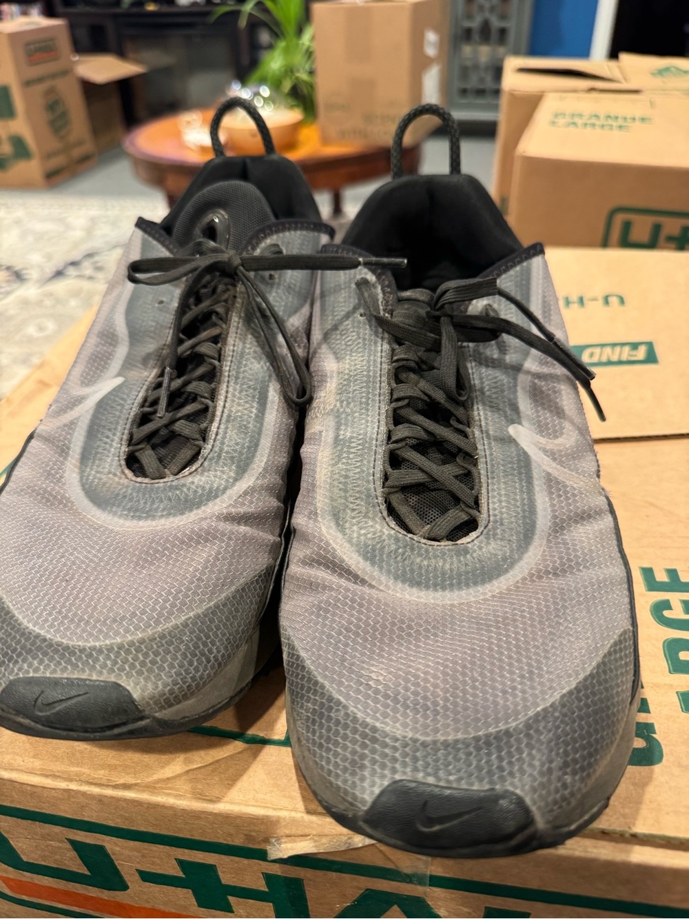Nike Air Max 2090 Men's Gray and Black Low-Profile Athletic Shoes